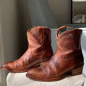 Rare Tecovas Paige in Scotch Goat